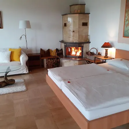 Apartmanhaz Zalanki Έγκερ