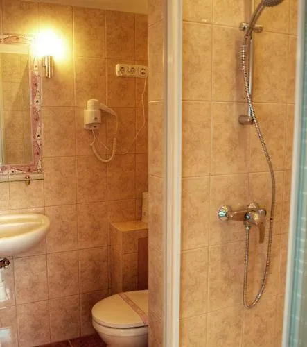 Apartment Apartmanhaz Zalanki Eger